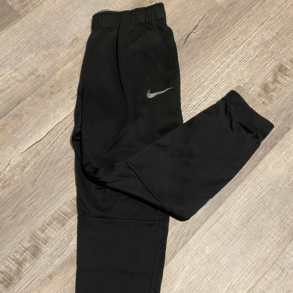 Nike jogger therms-fit pants